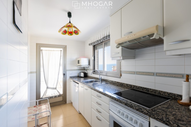 Calpe- Precioso apartamento ubicado en segunda linea de playa a la venta! 